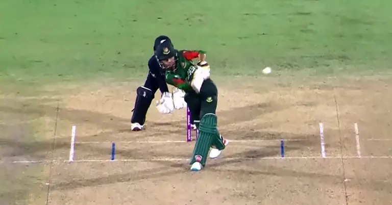 নিউজিল্যান্ড-বাংলাদেশ ম্যাচের একটি মুহূর্ত